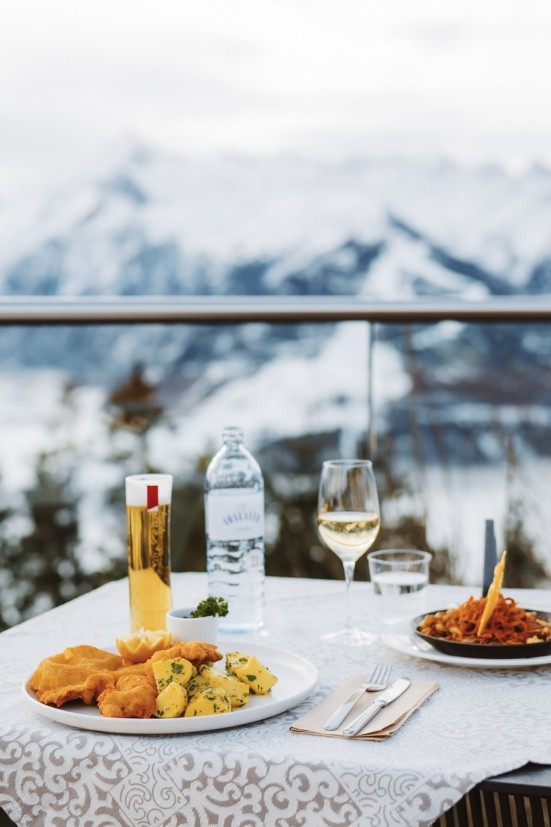 Zeitloser Genuss: Wiener Schnitzel mit Petersilkartoffeln oder Kasnock’n gehören auch hier zu den beliebtesten Klassikern.